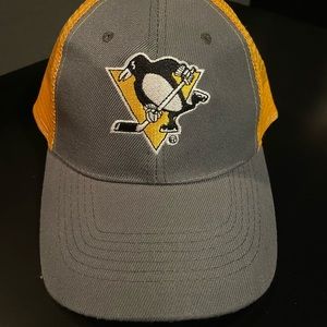 Pittsburgh Penguins hockey trucker hat